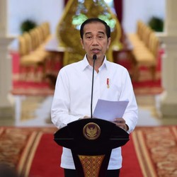 Jokowi Sebut Ibunda Sudjiatmi Sudah 4 Tahun Mengidap Kanker