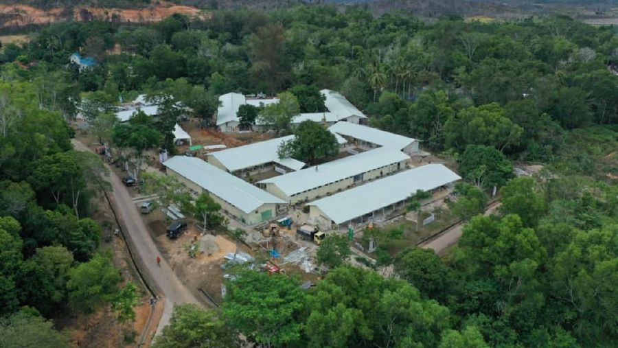 Rumah Sakit Darurat Covid-19, Kementerian Pekerjaan Umum dan Perumahan Rakyat (PUPR) terus mempercepat pembangunan fasilitas observasi/penampungan/karantina untuk pengendalian infeksi penyakit menular, utamanya COVID-19 (Corona) di Pulau Galang, Kota Batam, Provinsi Kepulauan Riau. (Dok. Kementerian PUPR)