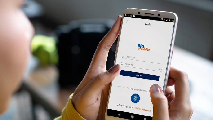 BRI Mobile, PT. Bank Rakyat Indonesia (Persero) Tbk mencatat kenaikan transaksi e-channel dan e-banking yang signifikan akibat efek dari penyebaran virus Corona di Indonesia. Pada akhir Maret 2020, transaksi internet banking BRI diproyeksikan meningkat hingga 38% dibandingkan bulan Februari 2020. (Dok BRI)