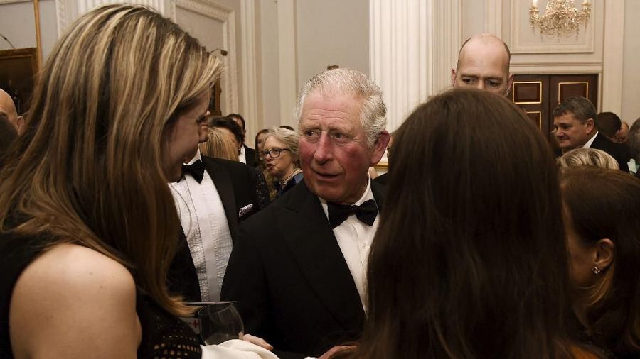 Pangeran Charles, pewaris takhta Inggris, telah dites positif untuk virus corona baru.