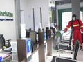 Area Publik BPJS Kesehatan Palangkaraya Disemprot Disinfektan