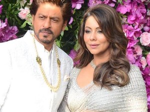 Mau Beradegan Mesra, Shah Rukh Khan Ucapkan Ini Dulu ke Istri