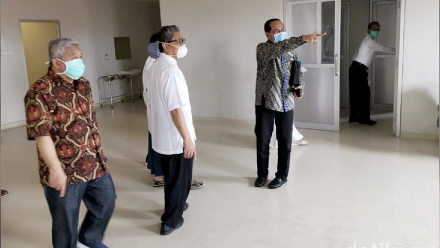 Rumah Sakit Infeksi Airlangga Surabaya, Jawa Timur, rencananya akan membangun bangsal khusus untuk merawat pasien COVID-19. CT Corp mendukung penuh program ini.