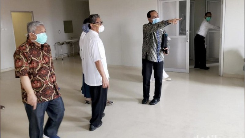 Rumah Sakit Infeksi Airlangga Surabaya, Jawa Timur, rencananya akan membangun bangsal khusus untuk merawat pasien COVID-19. CT Corp mendukung penuh program ini.