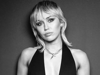 Miley Cyrus: Corona Membuat Alam & Lingkungan Kembali Sehat