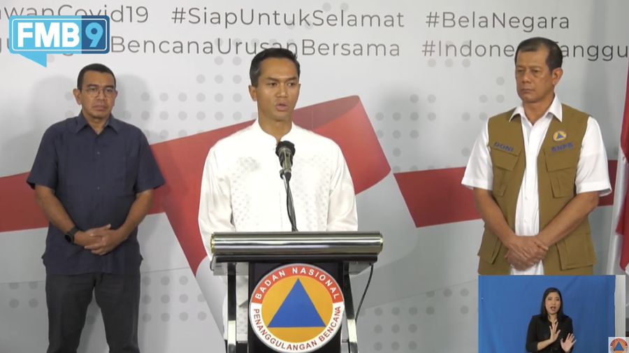 Kelompok usaha Bakrie mendatangi langsung kantor pusat BNPB untuk menyerahkan bantuan yang berjumlah total Rp 20 miliar.