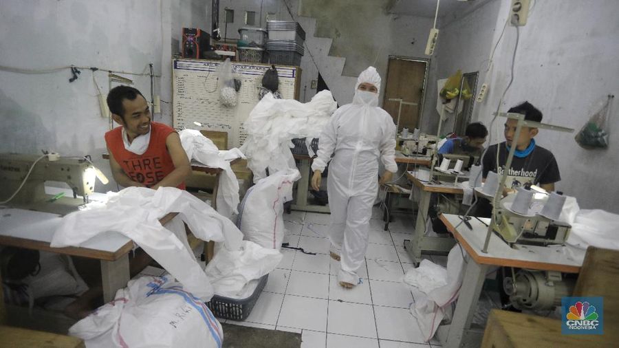 Saat DKI menerapkan PSBB, industri tertentu akan tetap operasi.