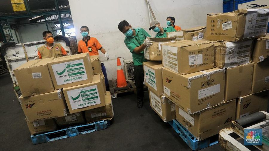 Melihat alat kesehatan yang didatangkan langsung dari China sudah tiba di Terminal Kargo 530 Bandara Internasional Soekarno Hatta.