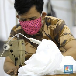 Banting Setir, Emiten Tekstil Fokus Bikin APD & Masker