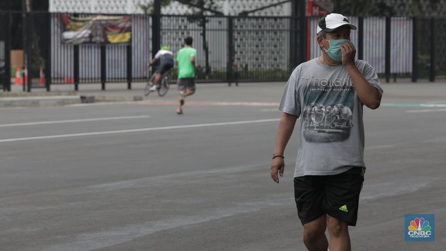 Sejumlah warga tetap berolahraga, Mereka meyakini dengan tubuh sehat akan menangkal virus corona.