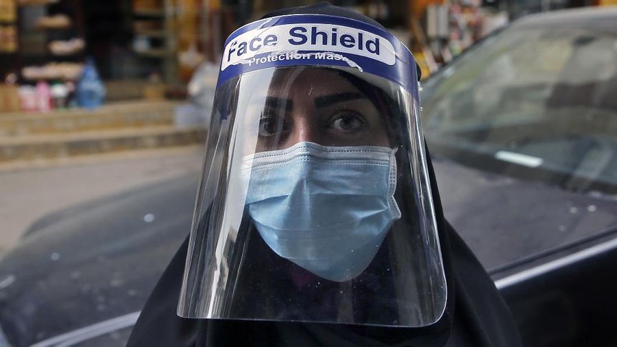 Tentara Iran mendirikan rumah sakit di ibukota saat jumlah korban virus meningkat. (AP/Ebrahim Noroozi)