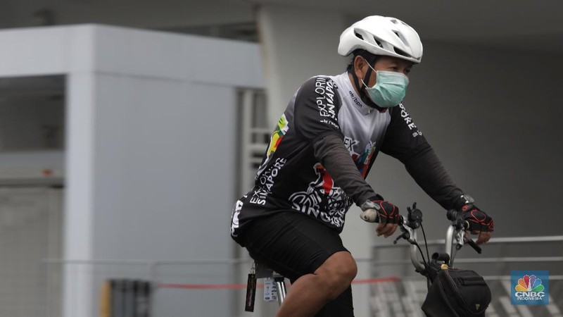 Sejumlah warga tetap berolahraga, Mereka meyakini dengan tubuh sehat akan menangkal virus corona.