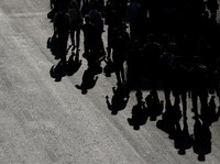 Imbas Lockdown, Buruh Migran Pulang Kampung Jalan kaki