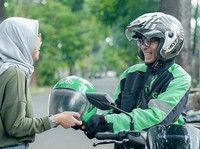 Terus Mengaspal, Grab Bike Ini Bukan Nekat Tapi Butuh Uang