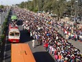FOTO: India Lockdown, Buruh Mudik Jalan Kaki