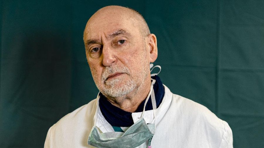 Dokter dan perawat berada di garis depan melawan pandemi corona (COVID-19), termasuk di Italia.