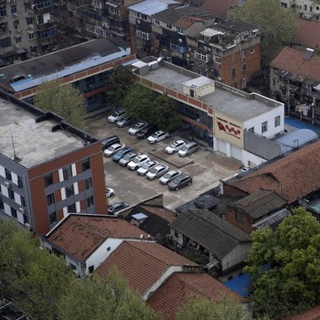 Wuhan Bangkit dari Corona, Toko-Toko Mulai Buka Lagi
