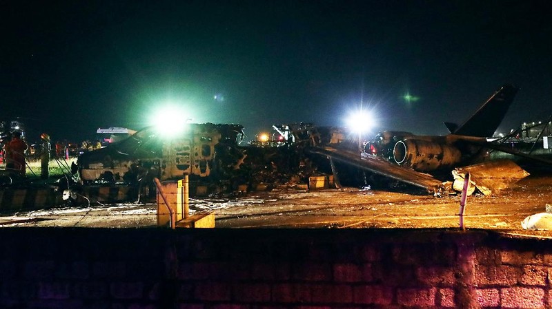 Pesawat jatuh pada Minggu malam (29/3) dan terbakar saat lepas landas dan menewaskan delapan orang.