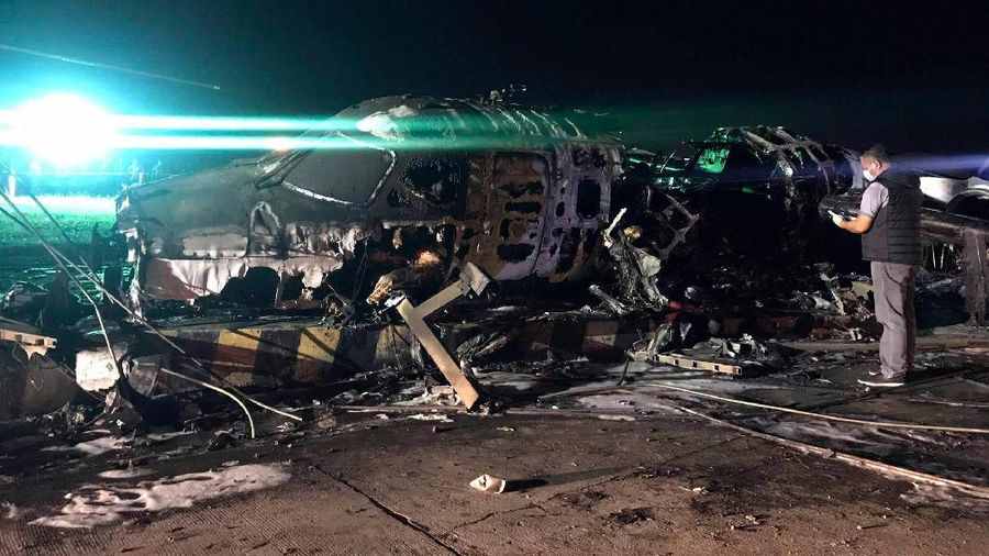 Pesawat jatuh pada Minggu malam (29/3) dan terbakar saat lepas landas dan menewaskan delapan orang.
