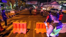 FOTO: Siasat Pemberlakuan Jam Malam untuk Cegah Corona