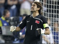 Terkena Corona, Eks Kiper Barcelona Rustu Recber Kritis