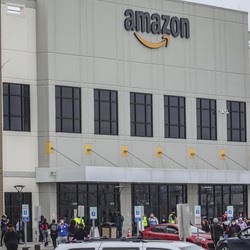 Cuan Besar Google, Amazon & Facebook Cs di Tengah Pandemi