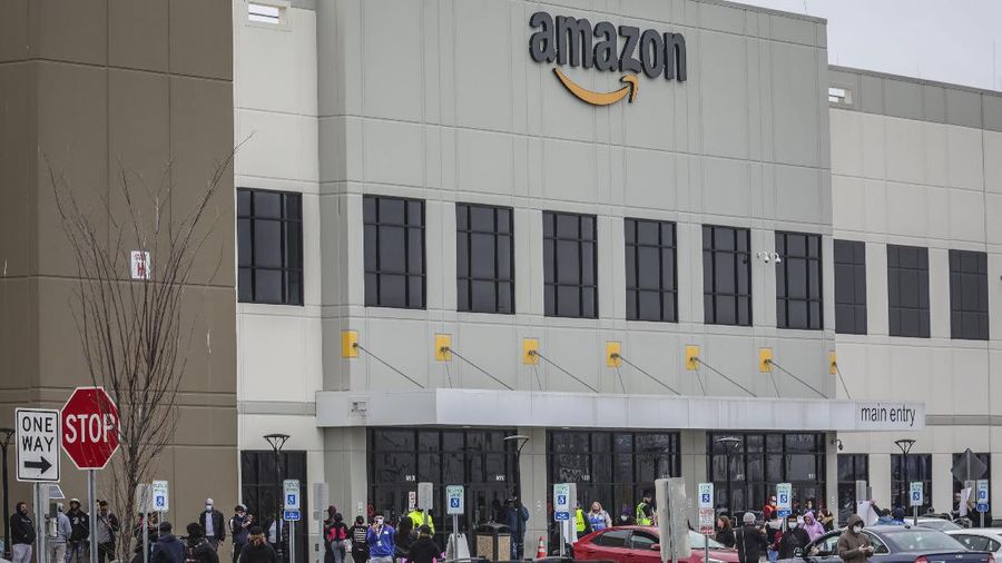Demo Karyawan Amazon (AP/Bebeto Matthews)