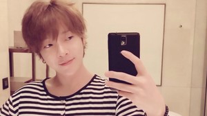 Yoon-hak Supernova Jadi Idol Korea Pertama Positif Corona