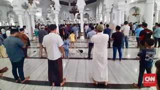 Gelar Salat Jumat, Masjid Banda Aceh Terapkan Jarak Antarshaf