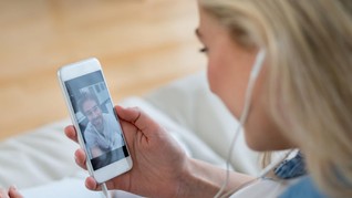 7 Cara Terlihat Menarik saat Video Call