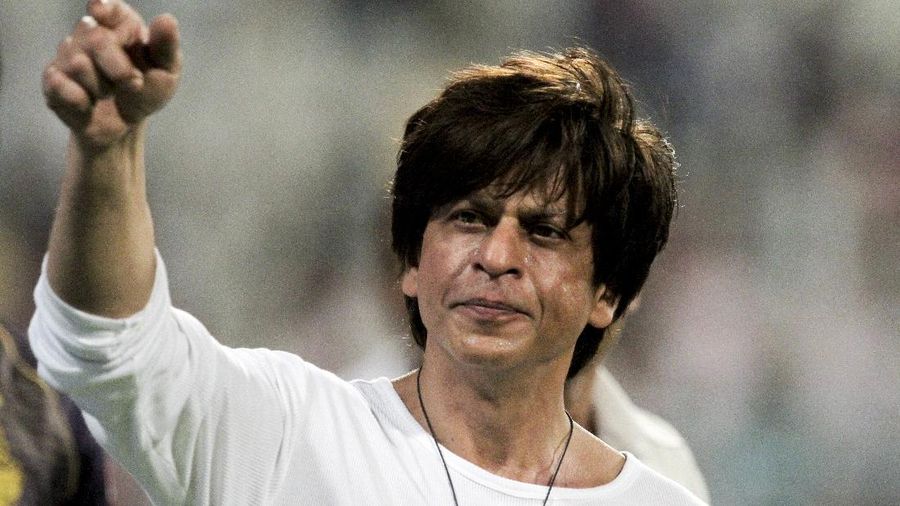 Aktor Bollywood Shah Rukh Khan tak cuma donasikan harta untuk perangi corona di negaranya, sampai merelakan kantornya jadi tempat karantina warga