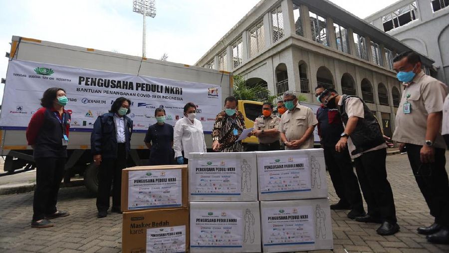 Grup Sinar Mas melalui Asia Pulp And Paper Sinar Mas akan membangun pabrik pembuatan masker oleh anak usahanya yaitu PT The Univenus Cikupa.