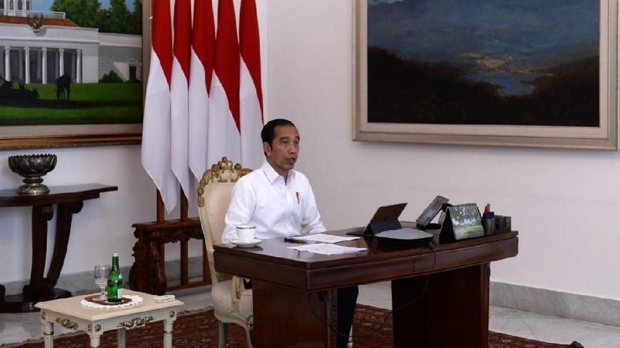 Jokowi meminta kepada jajaranya agar berbagai macam program bantuan sosial kepada masyarakat bisa dieksekusi pada minggu ini.