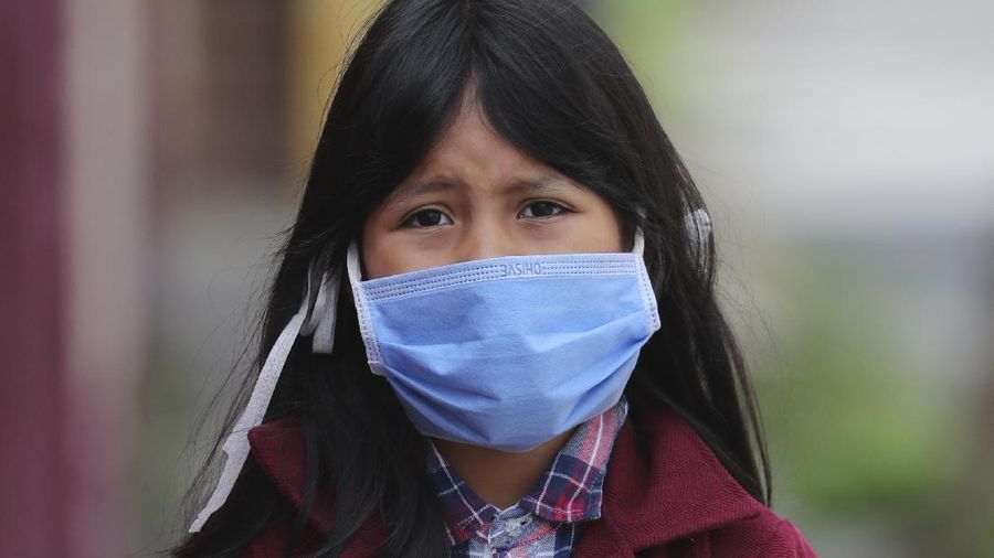 Studi temukan virus corona bisa menempel di permukaan luar masker surgical selama sepekan, dianjurkan  langsung buang dan tidak sering menyentuh bagian luar