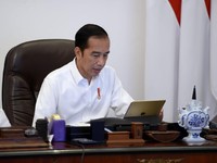 Heboh Jokowi Bagi-bagi Paket Sembako, Benar atau Tidak?
