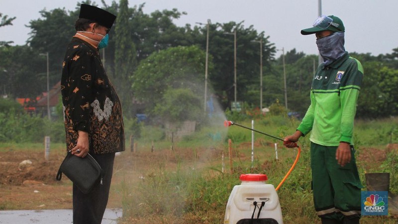 TPU Tegal Alur menjadi salah satu tempat pemakaman jenazah dengan protokol tetap Covid-19.