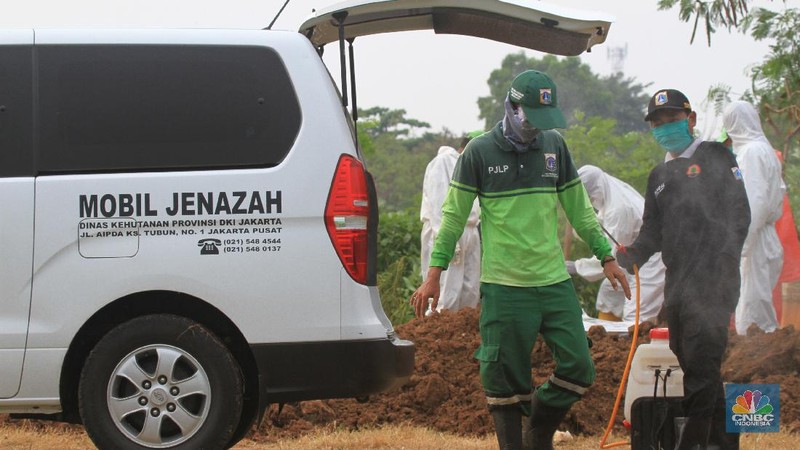 TPU Tegal Alur menjadi salah satu tempat pemakaman jenazah dengan protokol tetap Covid-19.
