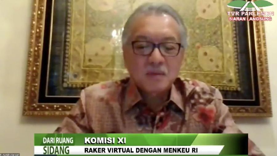 Penutupan sejumlah kantor cabang bank di daerah menjadi sorotan Komisi XI DPR.