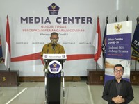 Senjata RI Lawan Covid-19: Relawan Sampai Donasi Orang Baik