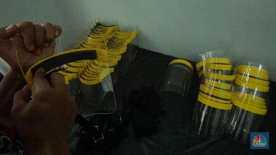 Proses pembuatan itu dilakukan dengan sederhana.