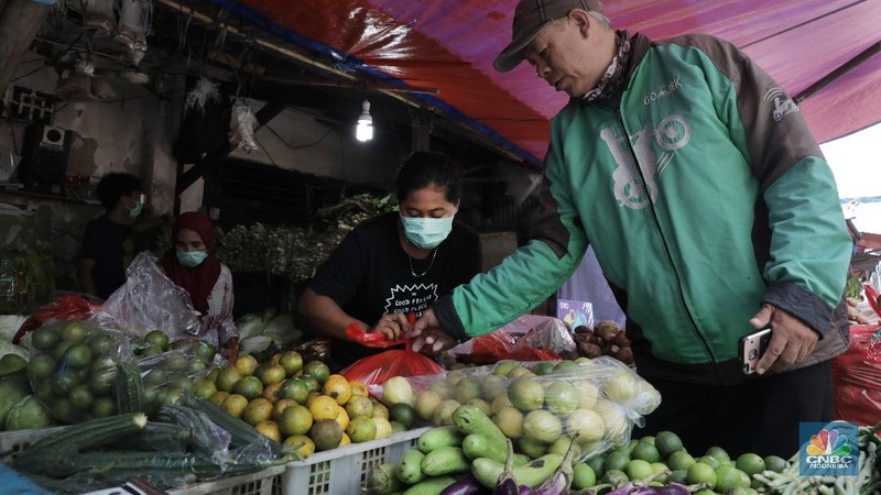 Jelang penerapan PSBB yang diterapkan Jumat (10/4/2020), Pemprov DKI mengimbau masyarakat membeli kebutuhan bahan pokok seperti sayuran dan buah via online.