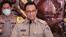 Anies Teken Pergub PSBB: Ojol Dilarang Angkut Penumpang