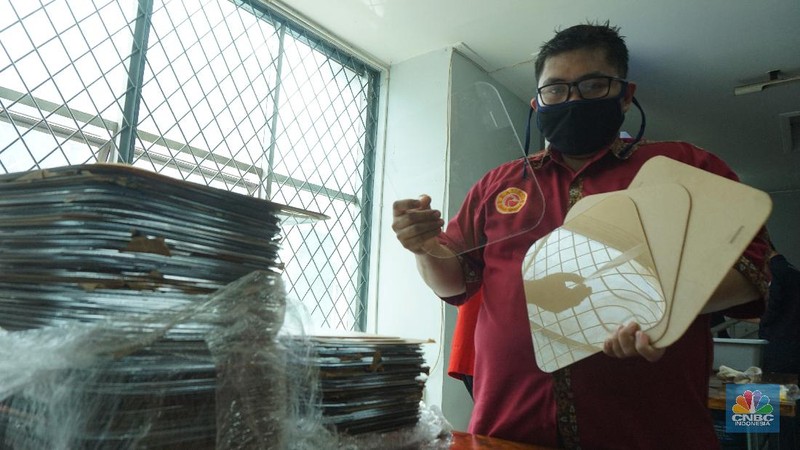 Proses pembuatan itu dilakukan dengan sederhana.