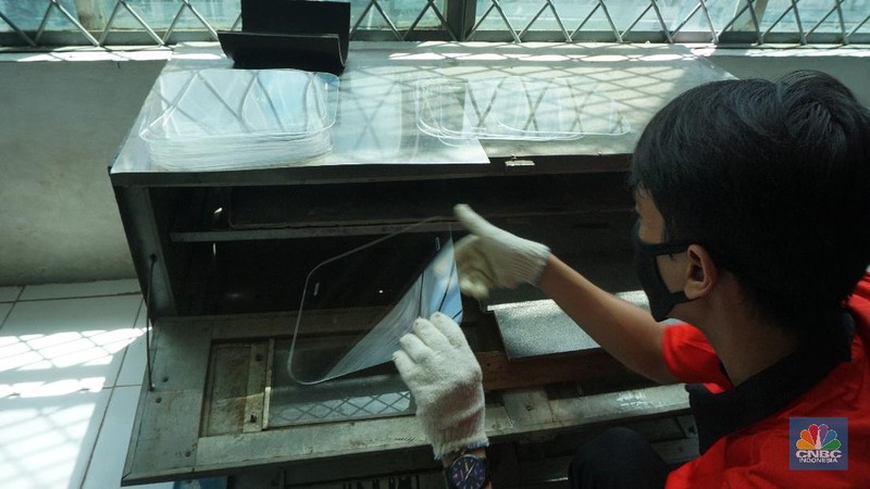 Proses pembuatan itu dilakukan dengan sederhana.