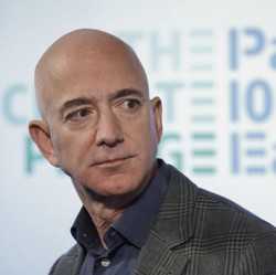 Terbang ke Luar Angkasa, Jeff Bezos Bicara Soal Bumi Rapuh
