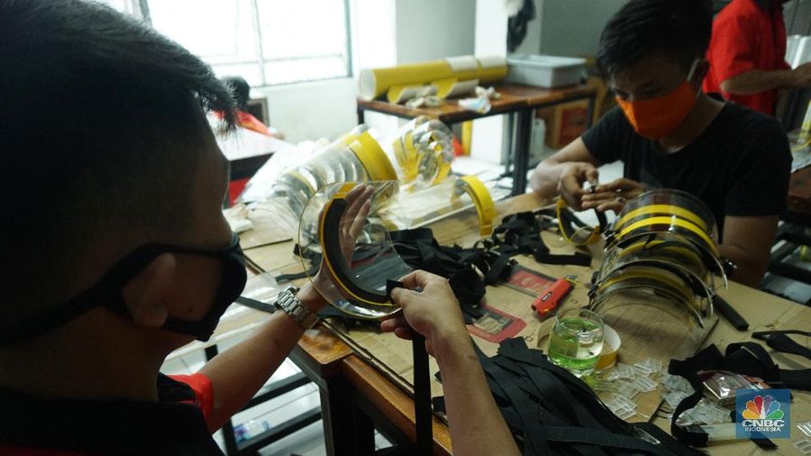 Proses pembuatan itu dilakukan dengan sederhana.