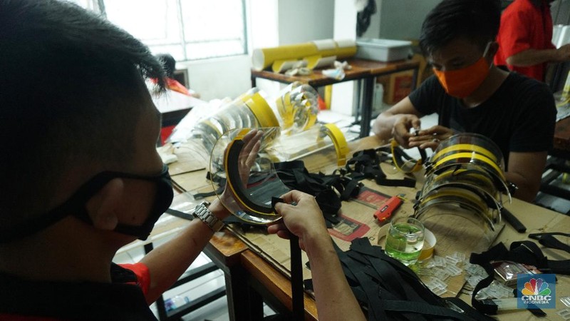 Proses pembuatan itu dilakukan dengan sederhana.