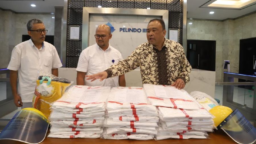 BUMN-Swasta Keroyokan Donasikan 90.000 APD untuk Tenaga Medis.