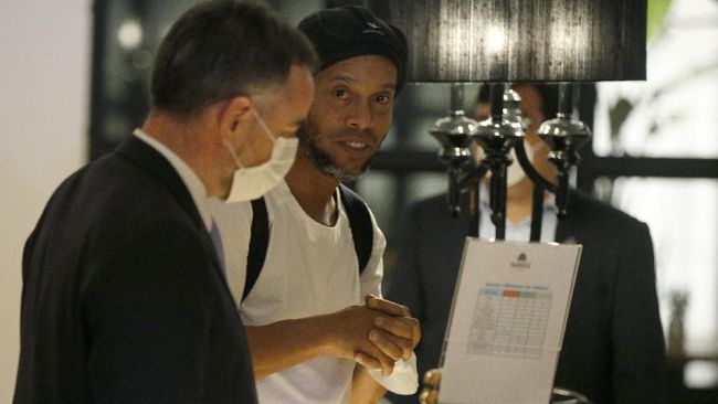 Permintaan Spesial Ronaldinho Jalani Masa Tahanan di Hotel