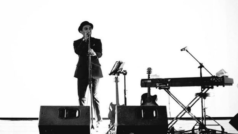 Penyanyi Glenn Fredly menghembuskan napas terakhirnya pada sore kemarin Rabu (8/4/2020). Ia dikabarkan meninggal akibat penyakit meningitis yang dideritanya.